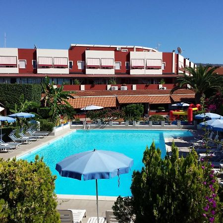 Residence Hotel Felix 리카디 외부 사진