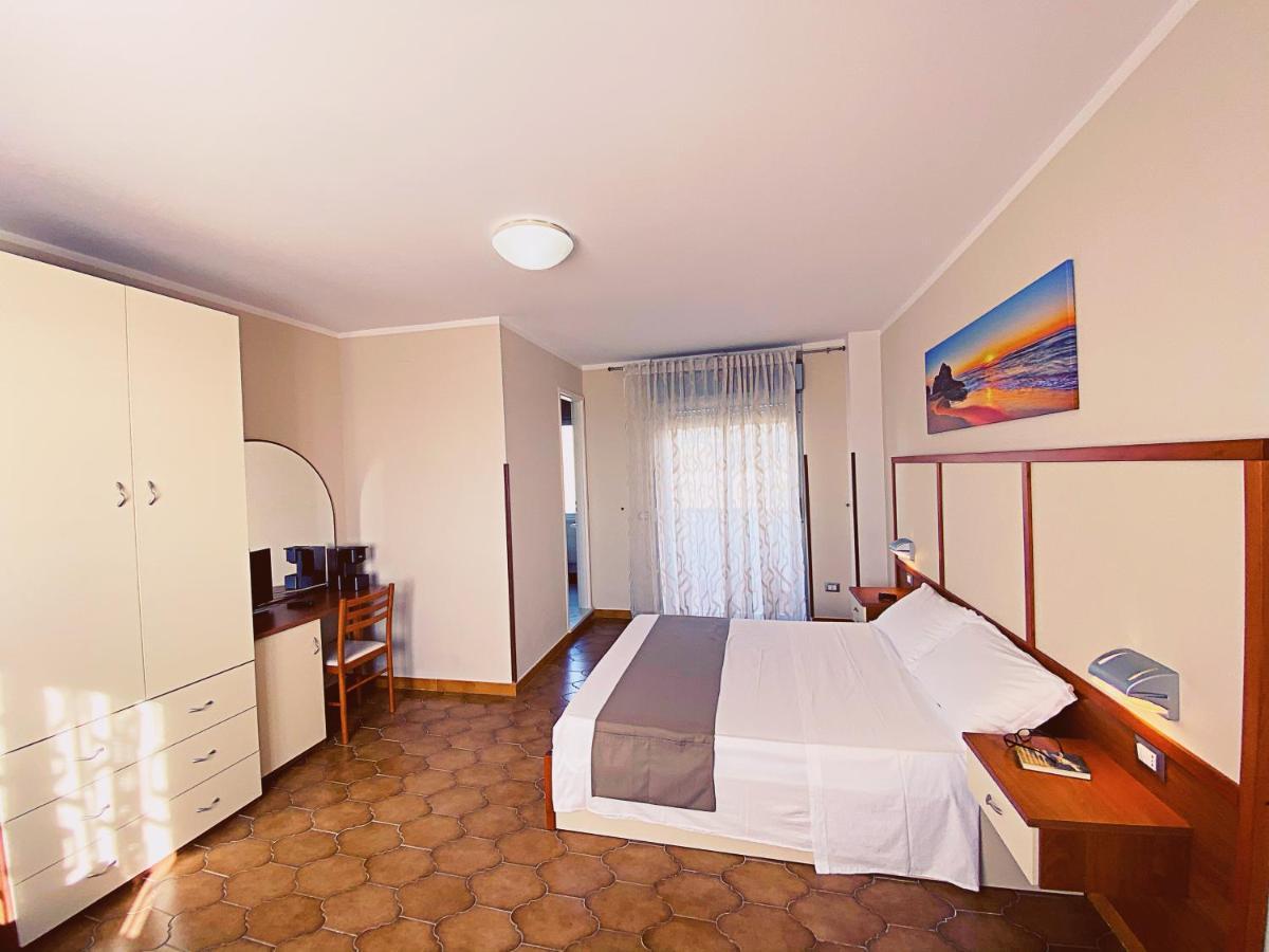 Residence Hotel Felix 리카디 외부 사진