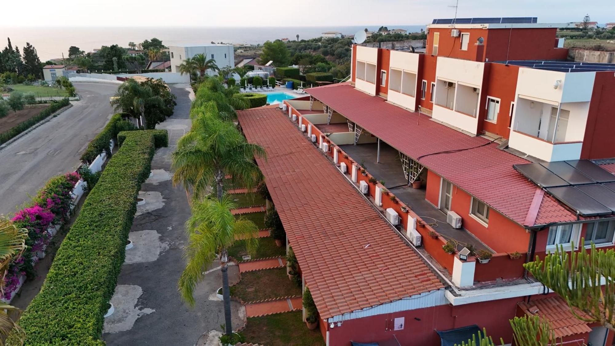 Residence Hotel Felix 리카디 외부 사진