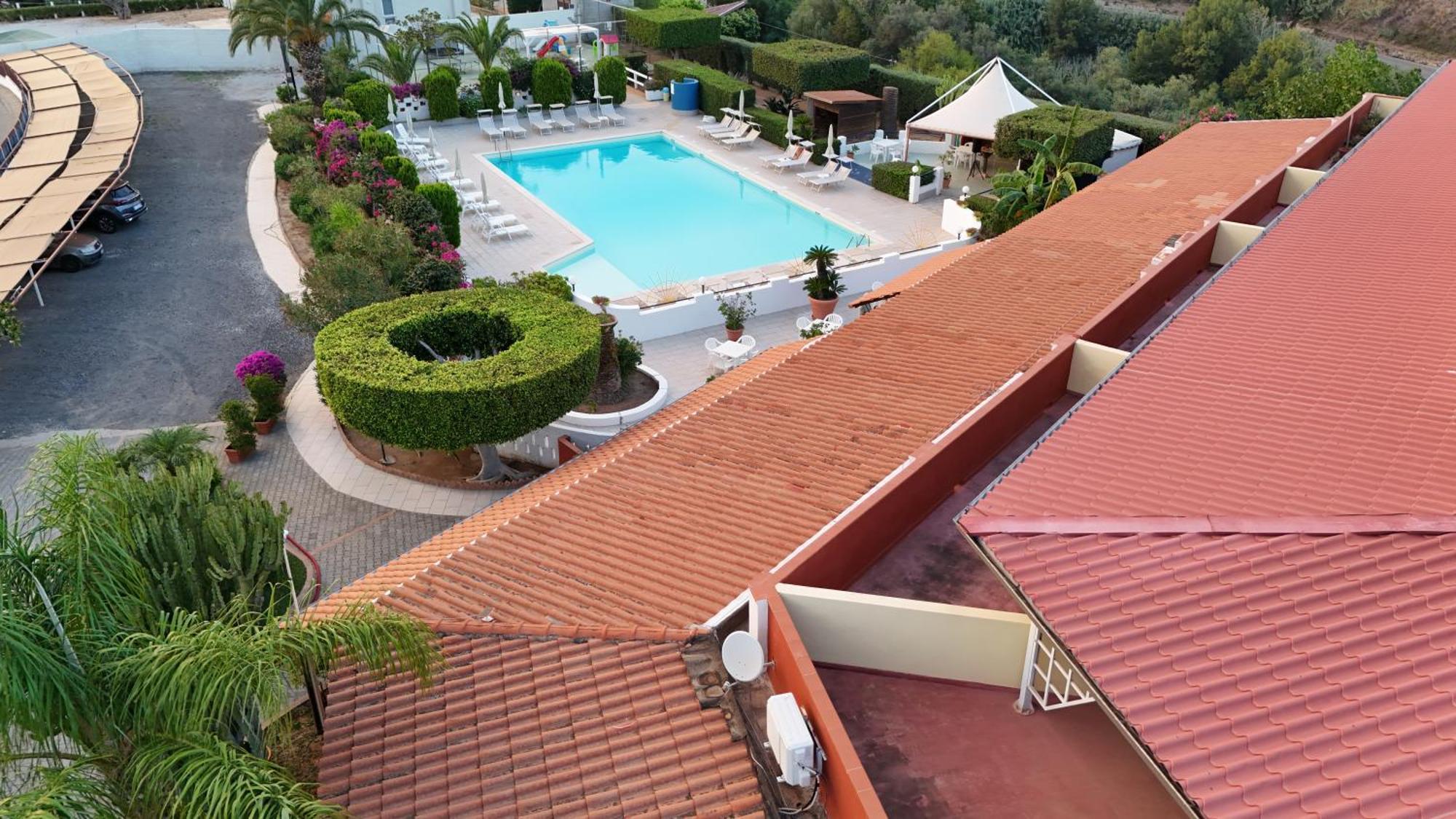 Residence Hotel Felix 리카디 외부 사진