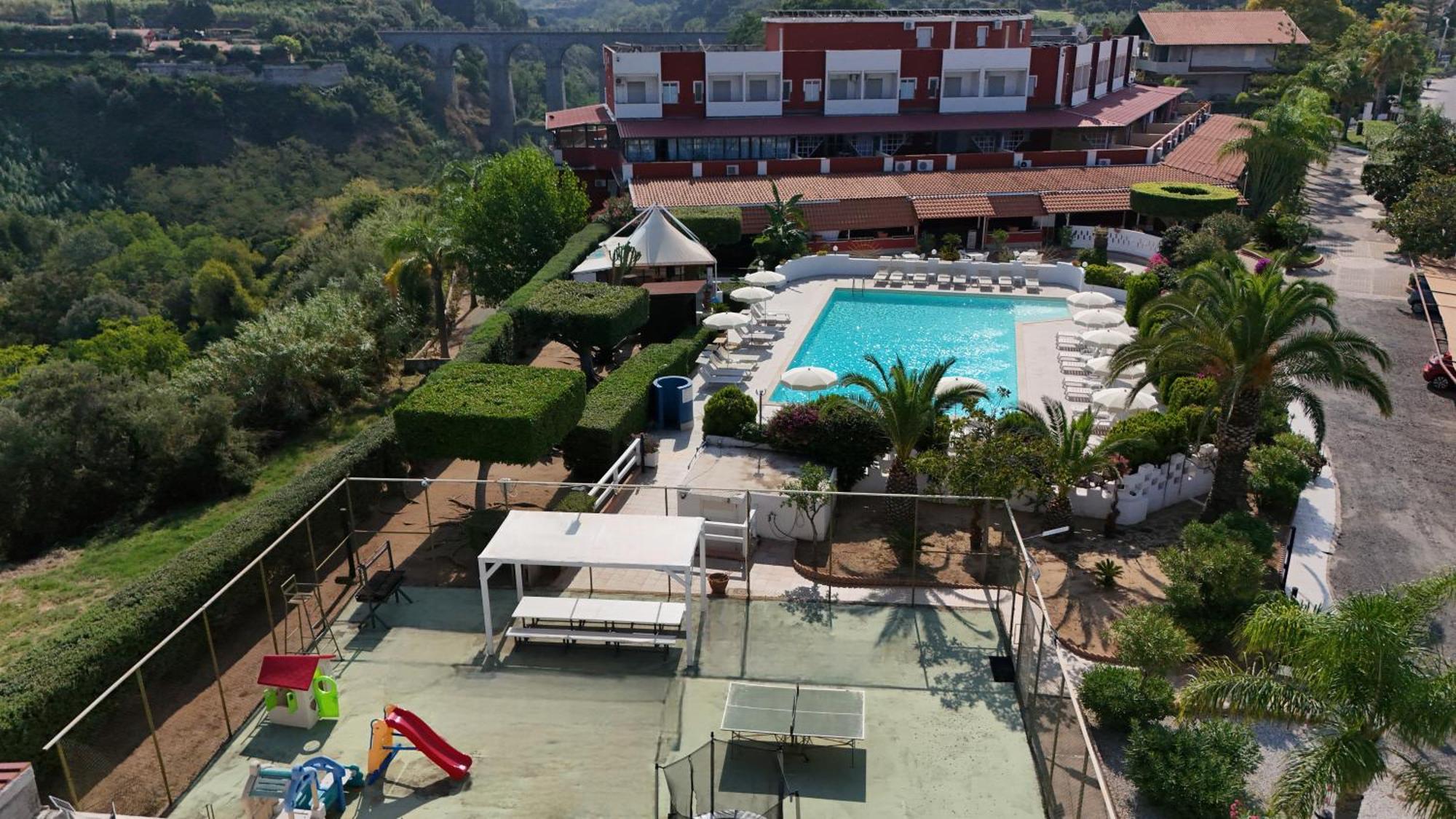 Residence Hotel Felix 리카디 외부 사진