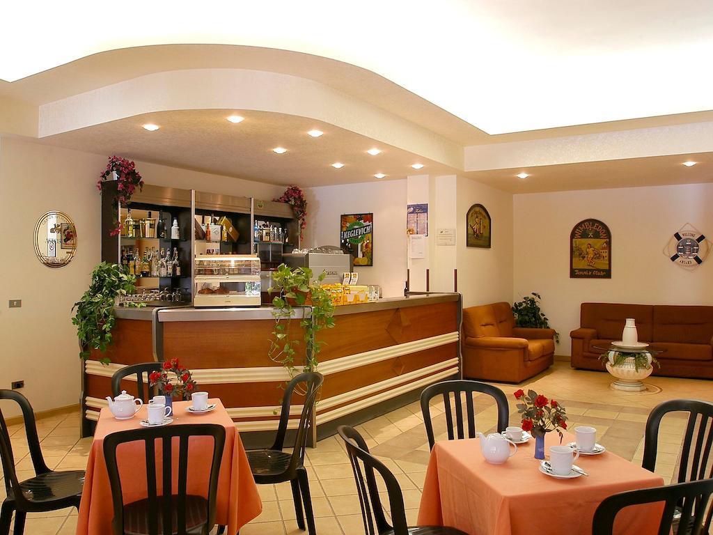 Residence Hotel Felix 리카디 외부 사진