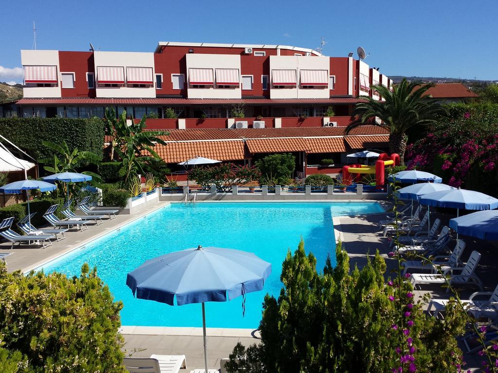 Residence Hotel Felix 리카디 외부 사진