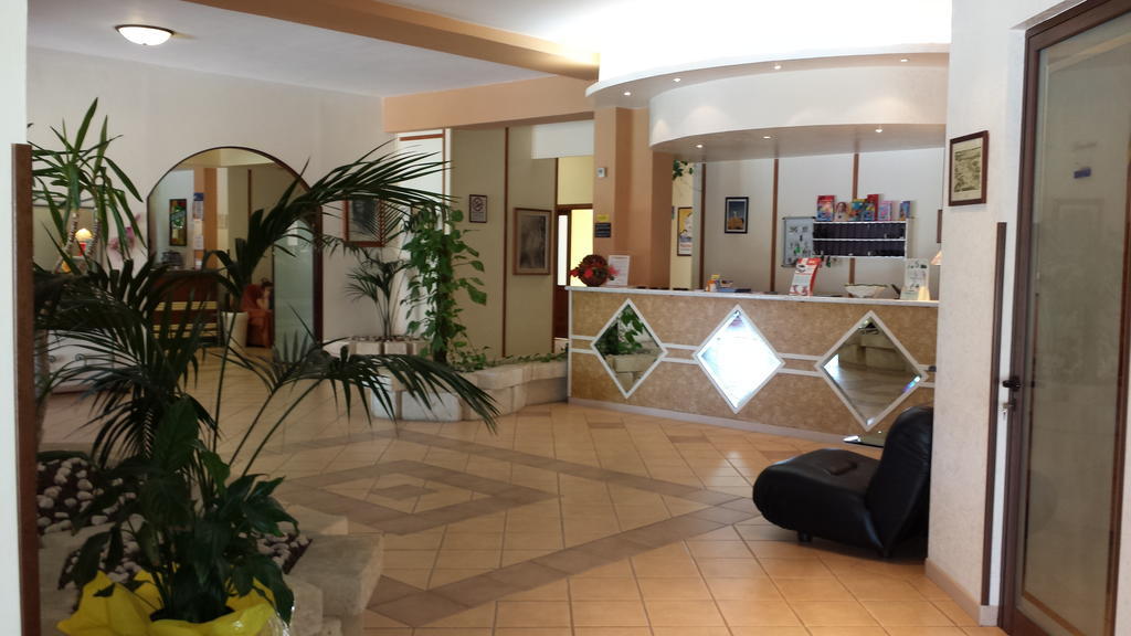 Residence Hotel Felix 리카디 외부 사진